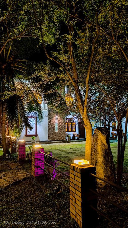Jay'S Avenue Hotel Udawalawe Luaran gambar