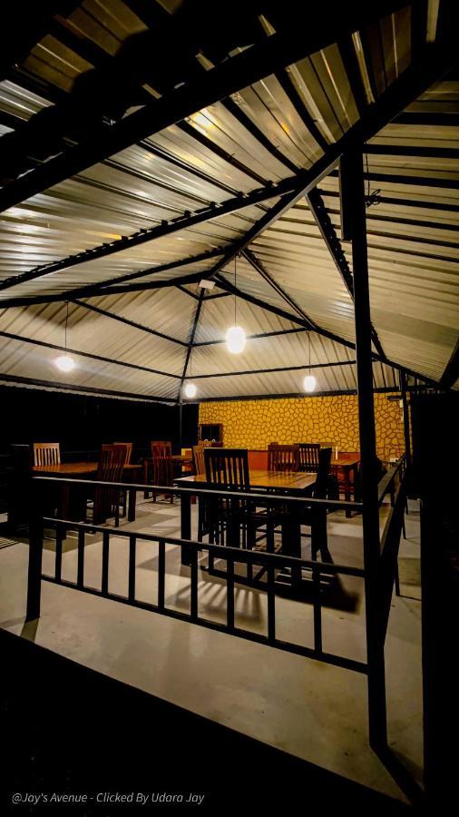 Jay'S Avenue Hotel Udawalawe Luaran gambar