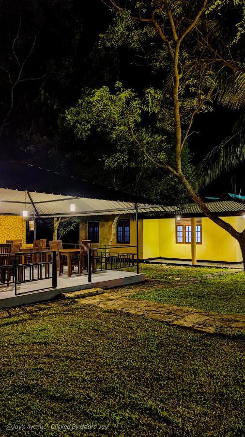 Jay'S Avenue Hotel Udawalawe Luaran gambar